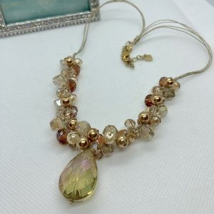 3/$30 Pretty rust and Pearl type stones on this necklace